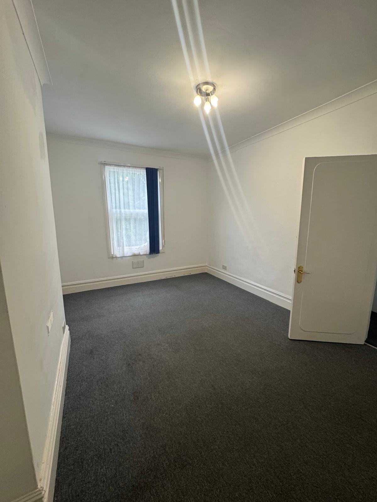Flat Welldon Crescent in London