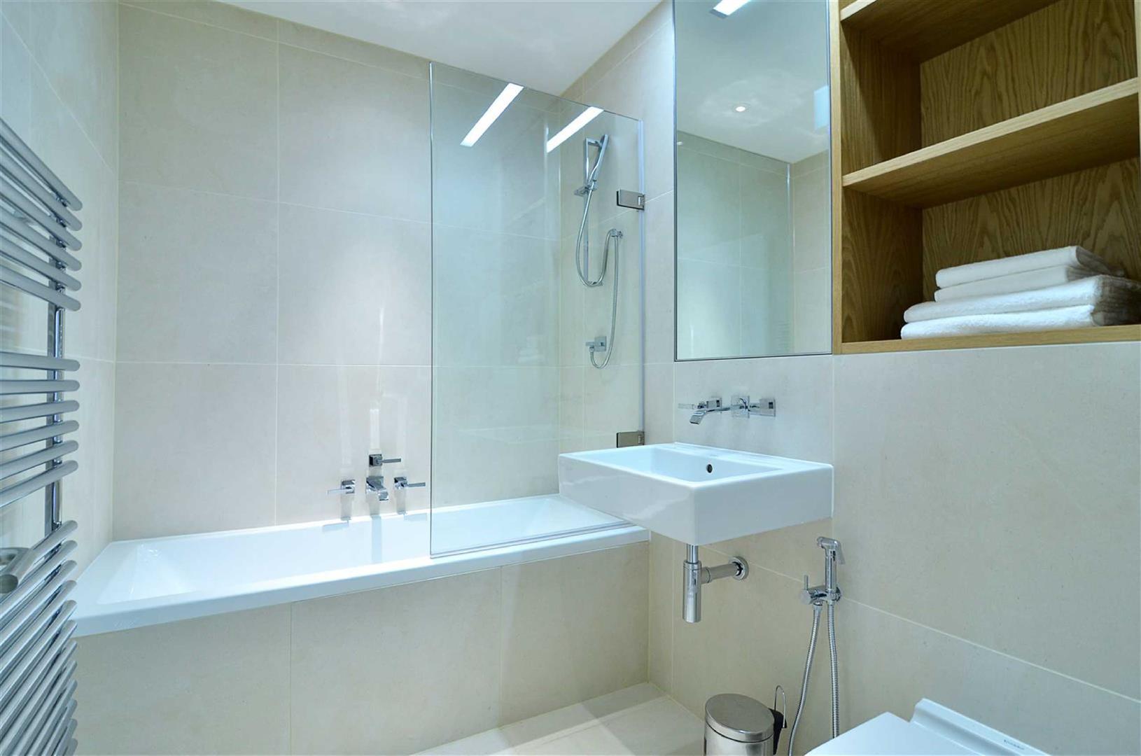 Flat Portman Close in London