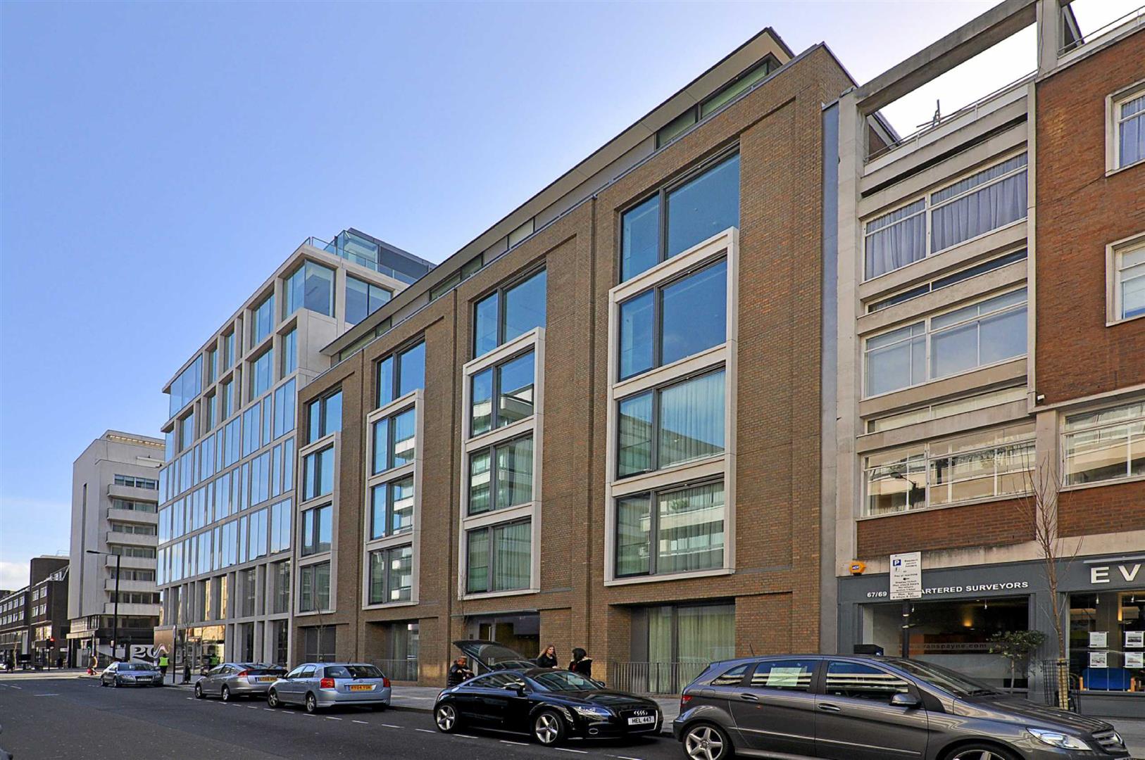 Flat Portman Close in London