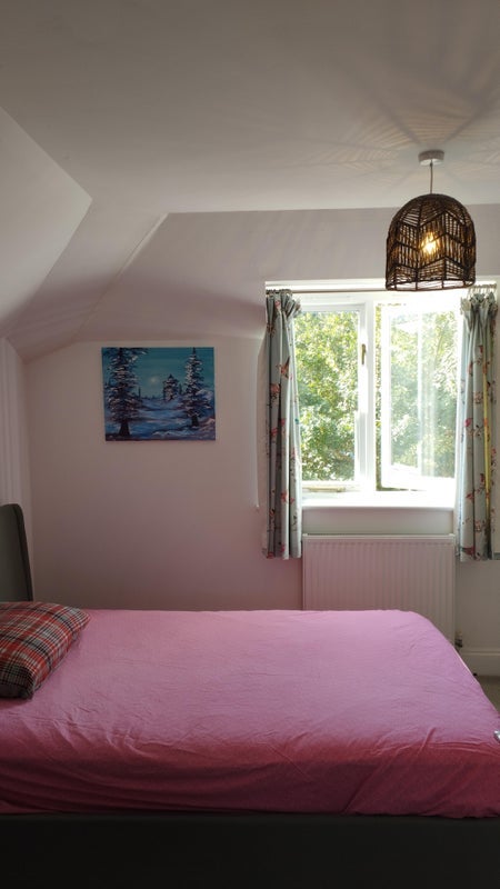 Room Groom Close in Greater London