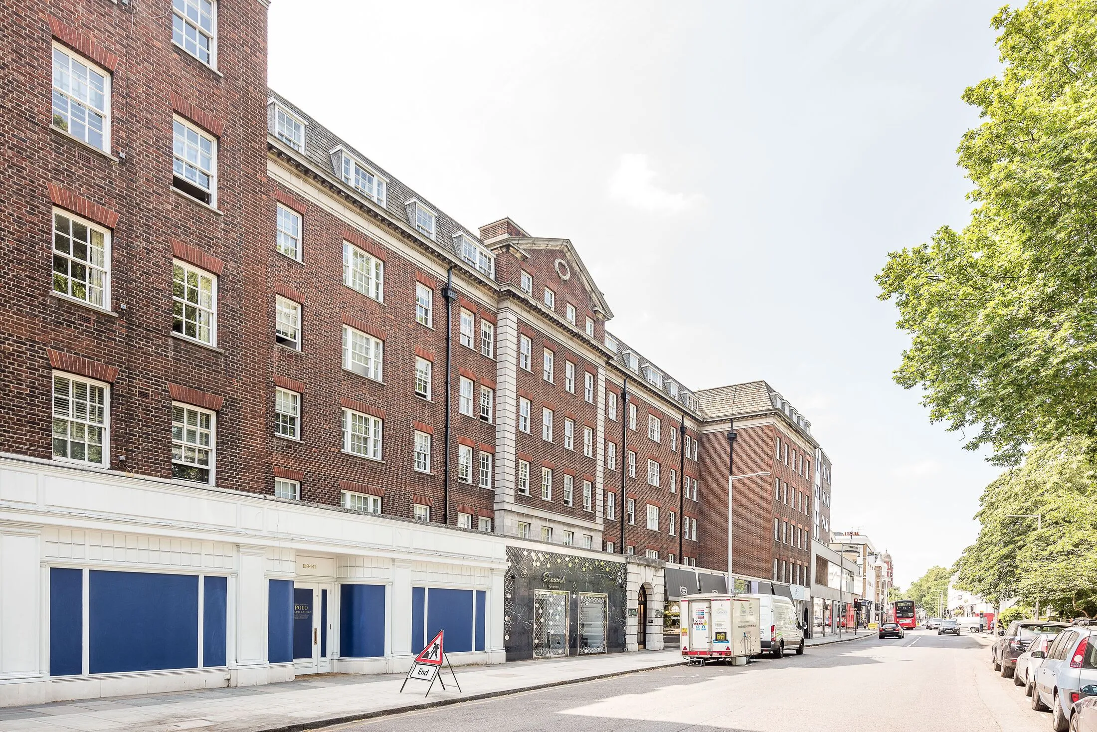 Flat Fulham Road in Greater London