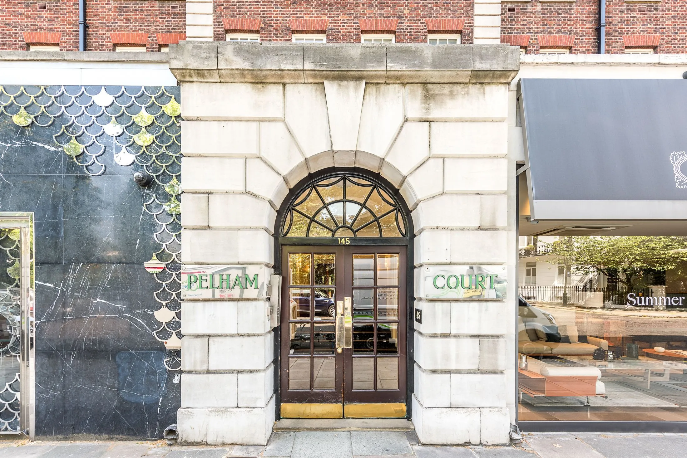 Flat Fulham Road in Greater London