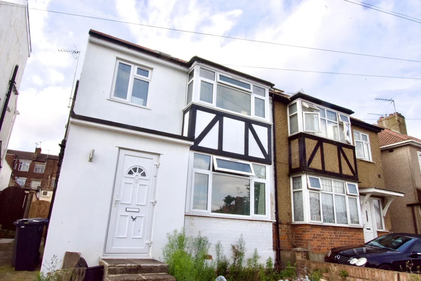 Flat Chartley Avenue in Greater London