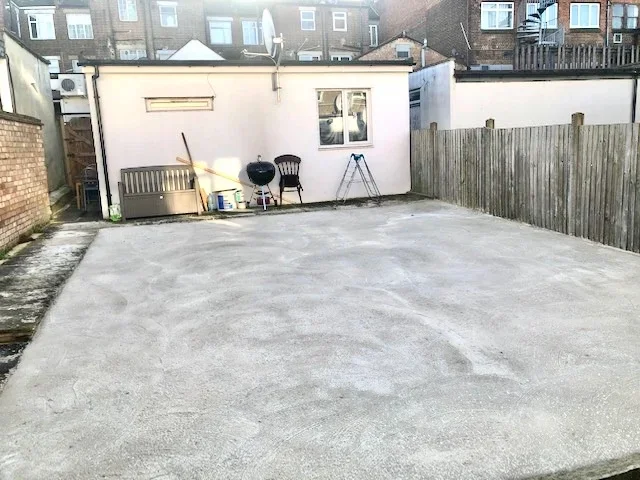 Flat Chartley Avenue in Greater London