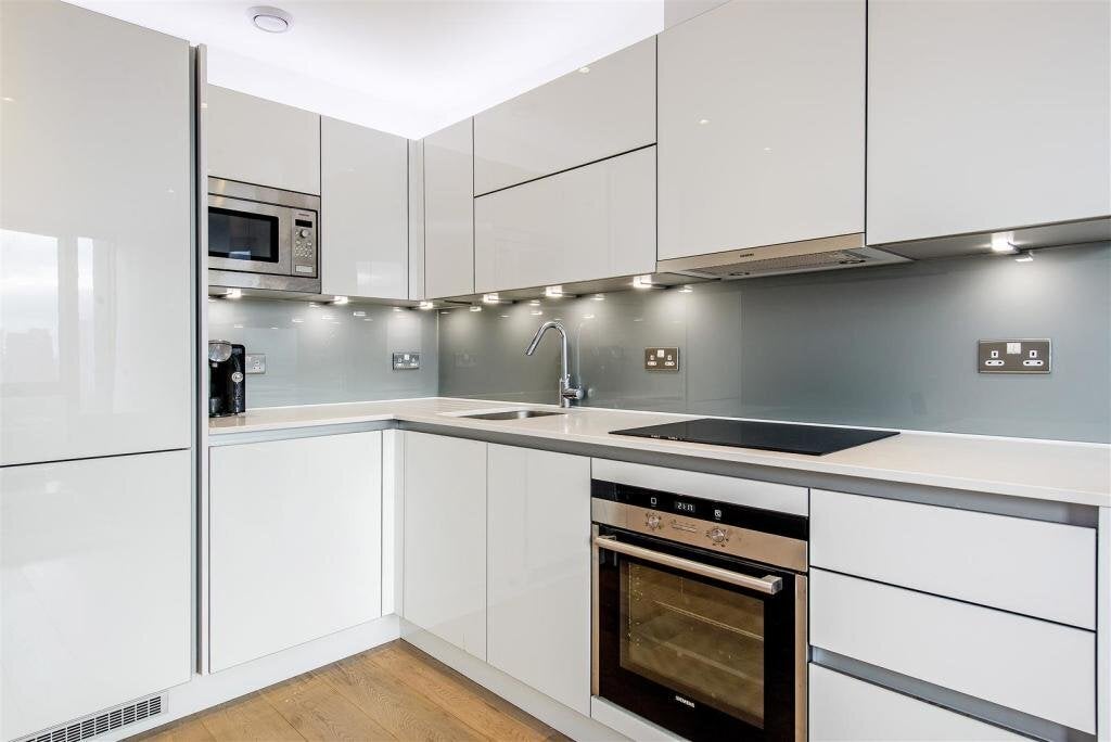 Flat Salamanca Place in Greater London