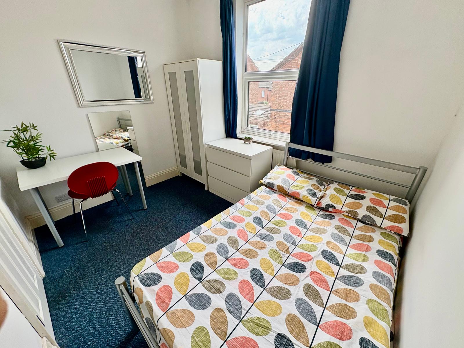 Room Osmaston Street in Nottingham