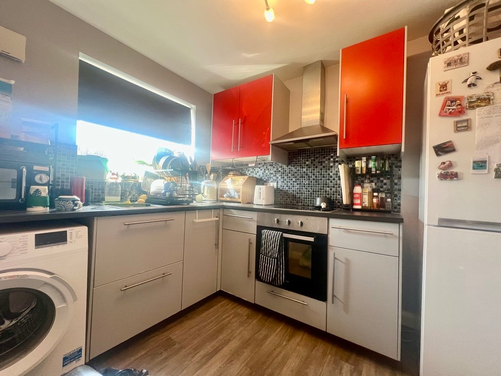 Flat Columbus Gardens in Greater London