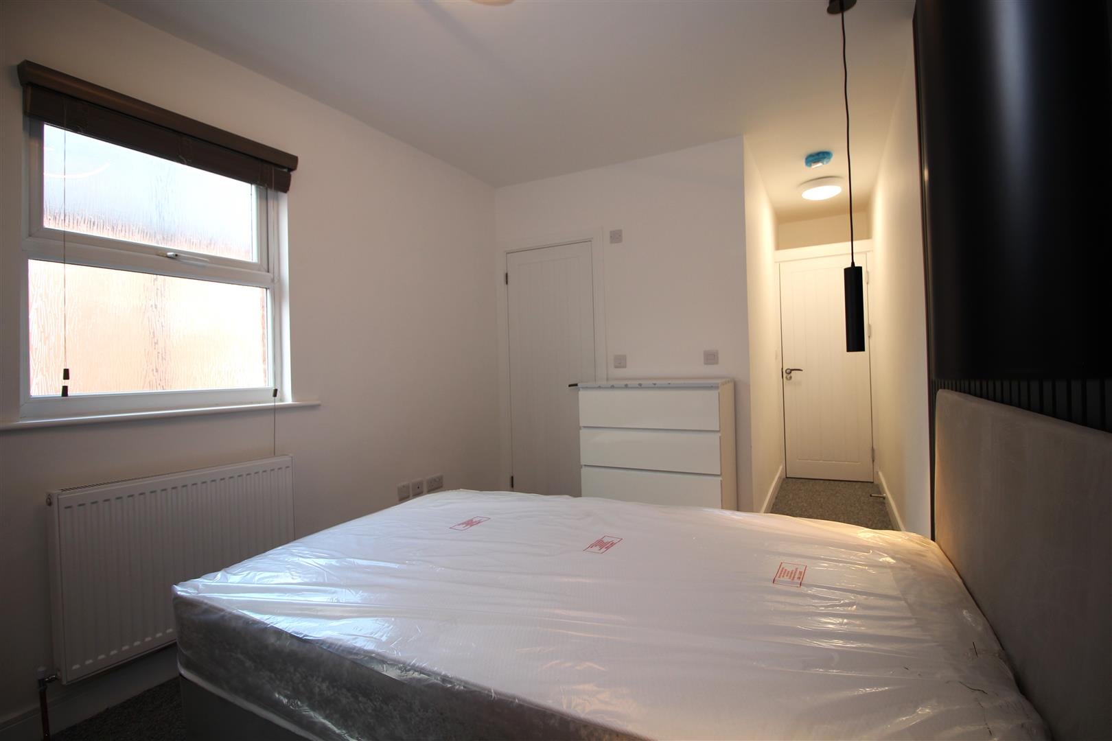 Room Mill Hill Lane in Leicester