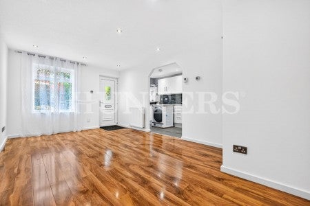 Flat Isobel Place in Greater London