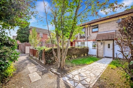 Flat Isobel Place in Greater London