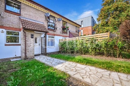 Flat Isobel Place in Greater London