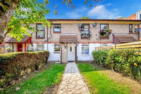Flat Isobel Place in Greater London