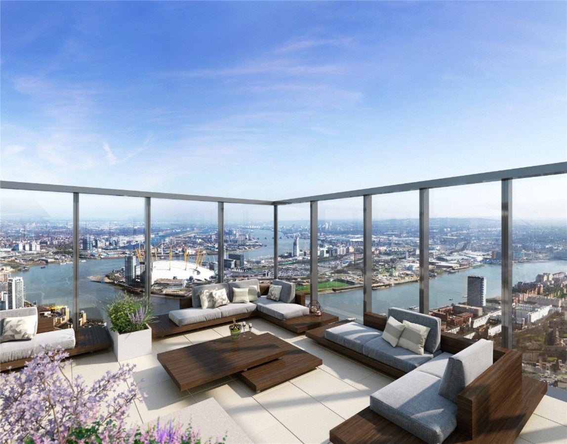 Flat South Quay Plaza in London