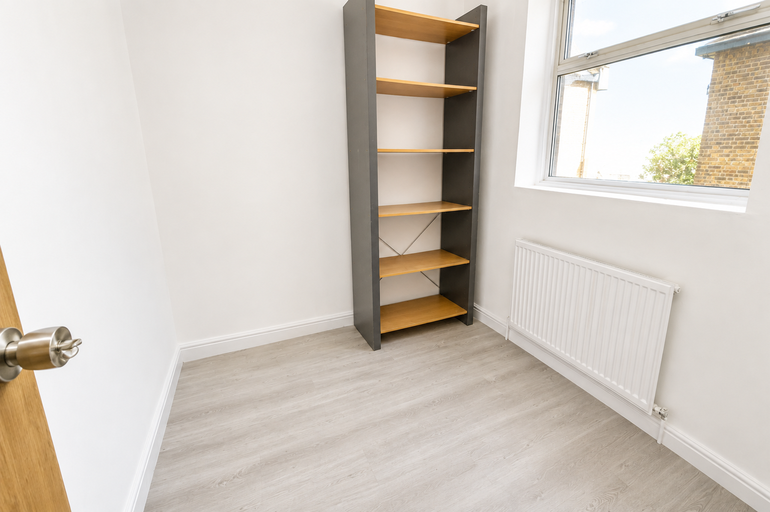 Flat Alfred Road in Greater London