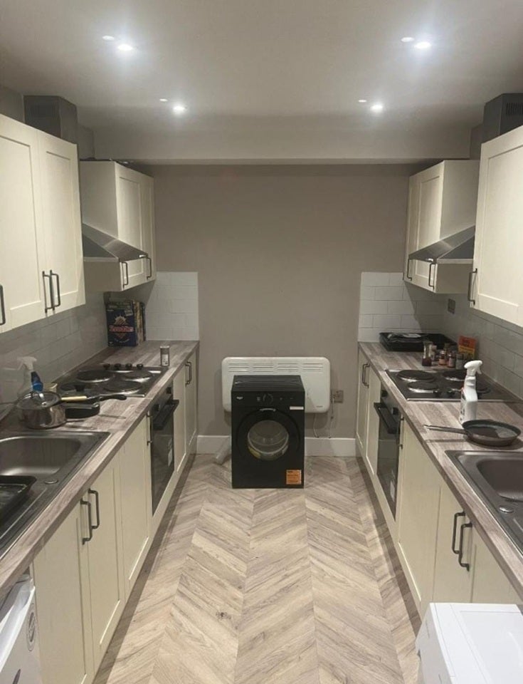 Flat Taunton Road in Greater London