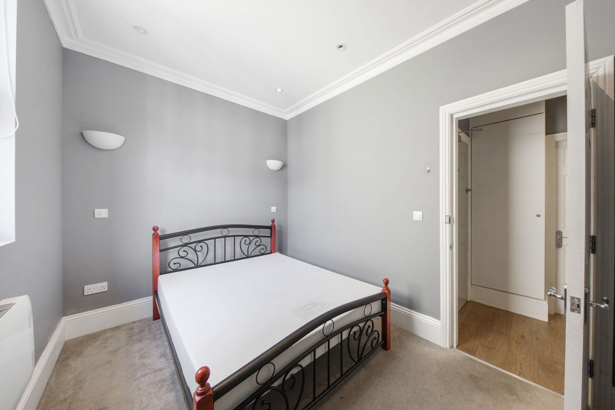 Flat Surrey Street in Greater London