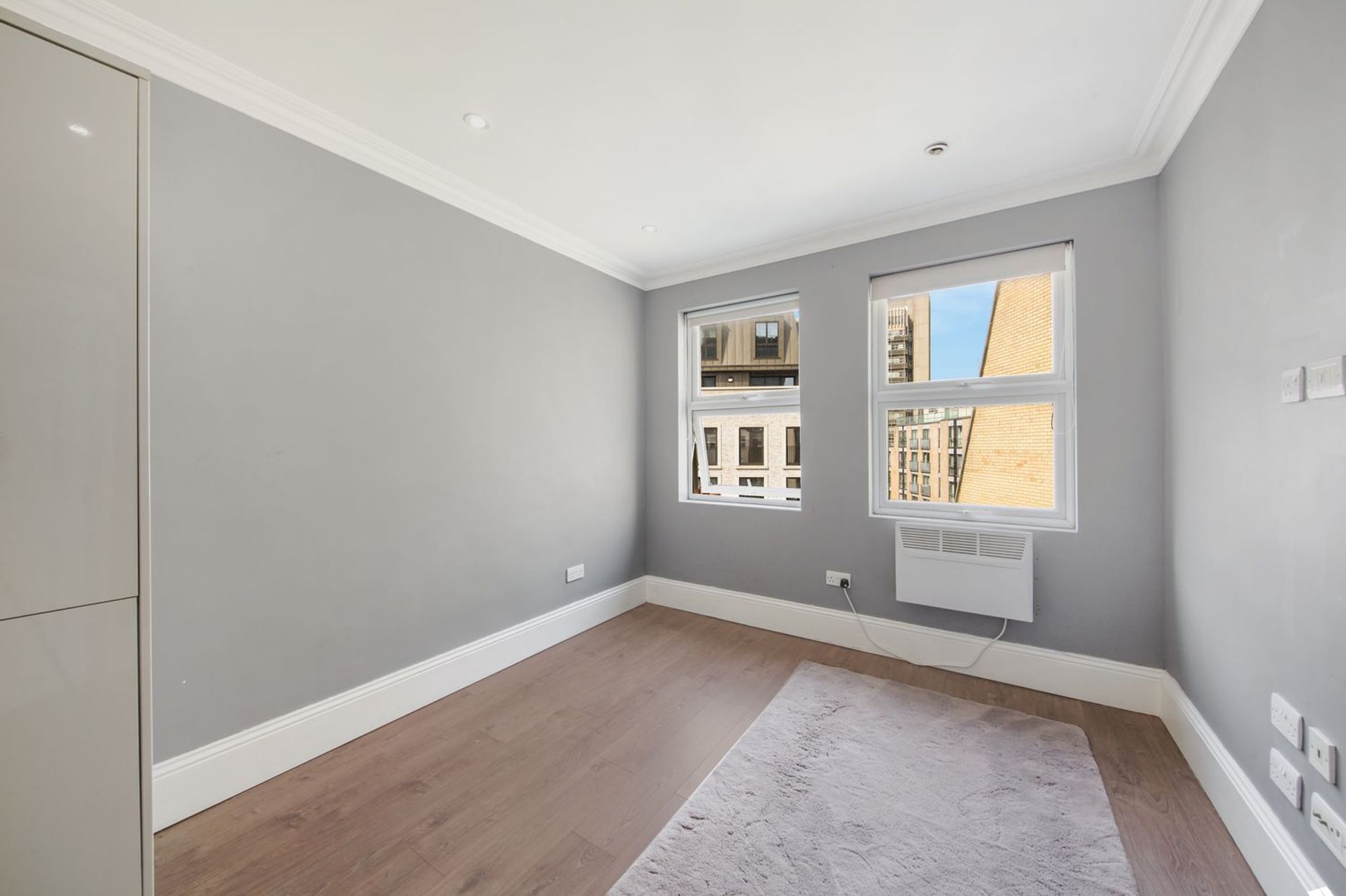 Flat Surrey Street in Greater London