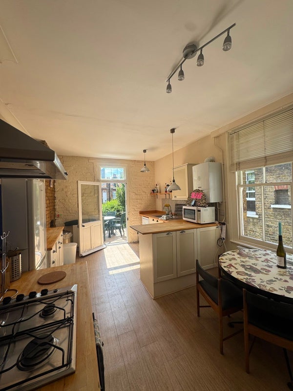 Room Stewart Court in Greater London