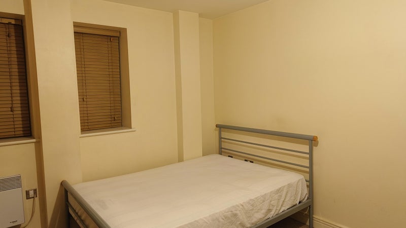 Room High Street in Greater London