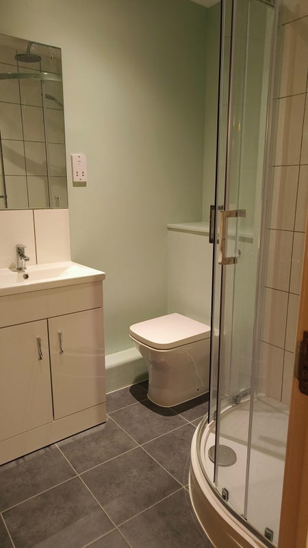 Room High Street in Greater London