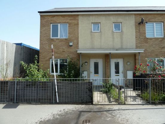 Flat Bow Common Lane in Greater London