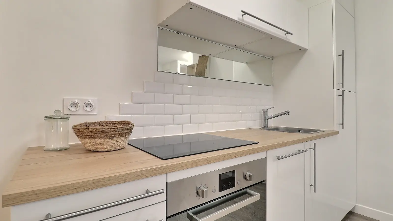 Flat Rue du Delta in Paris
