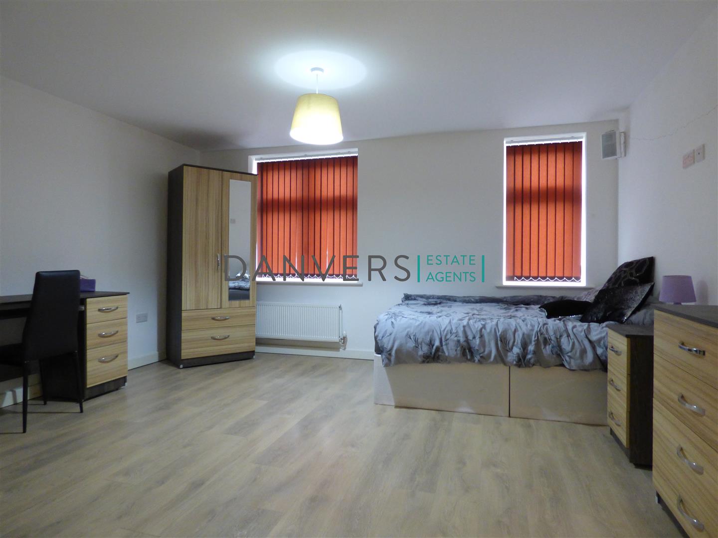 Flat Hinckley Road in Leicester