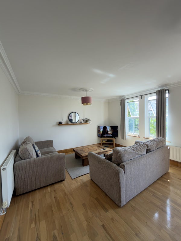 Room Lordship Lane in Greater London