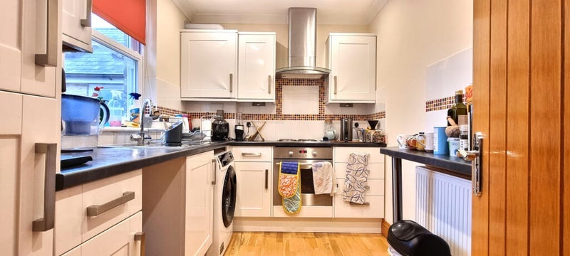 Room Lordship Lane in Greater London