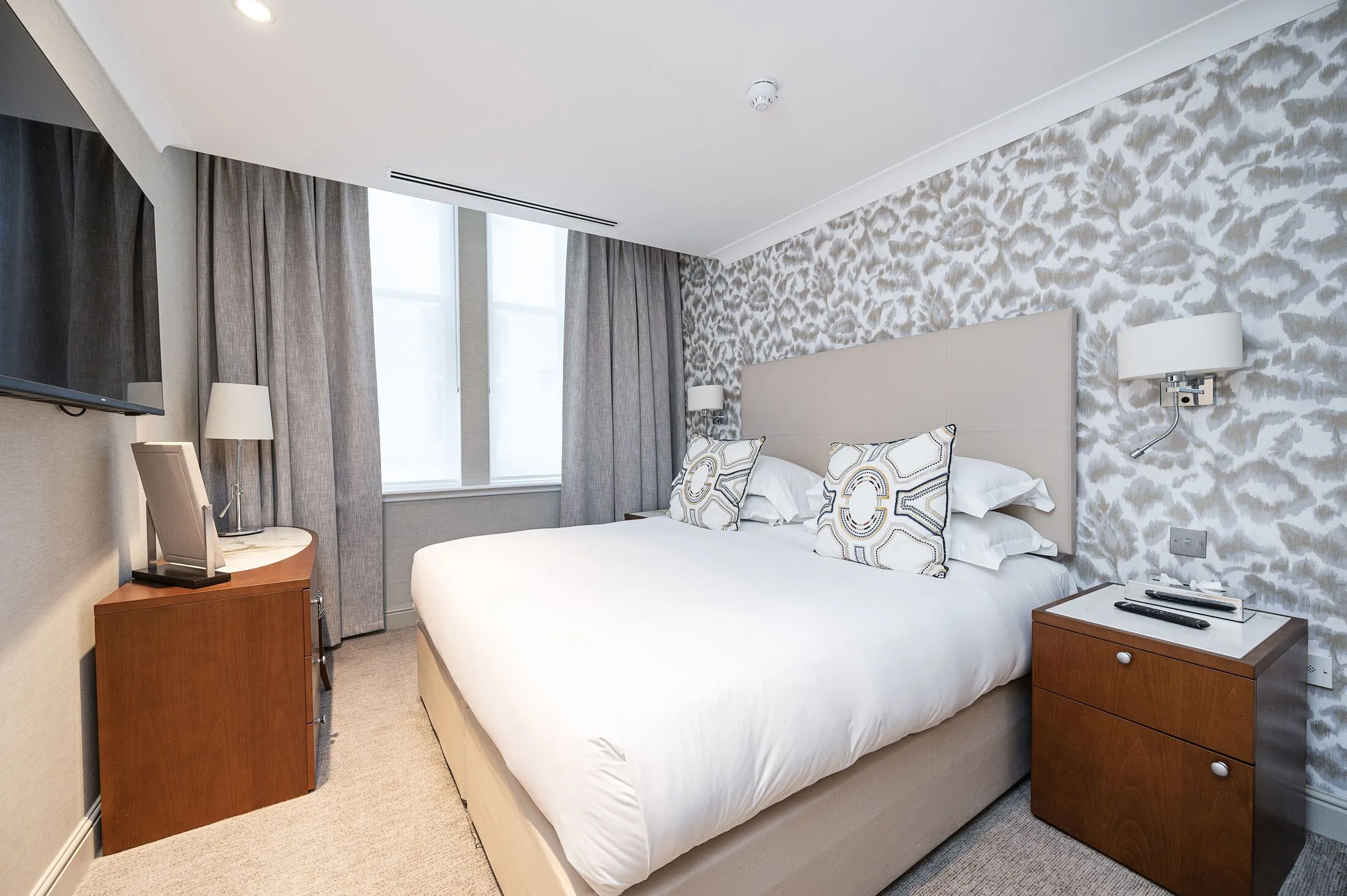 Flat Watling Street in City of London