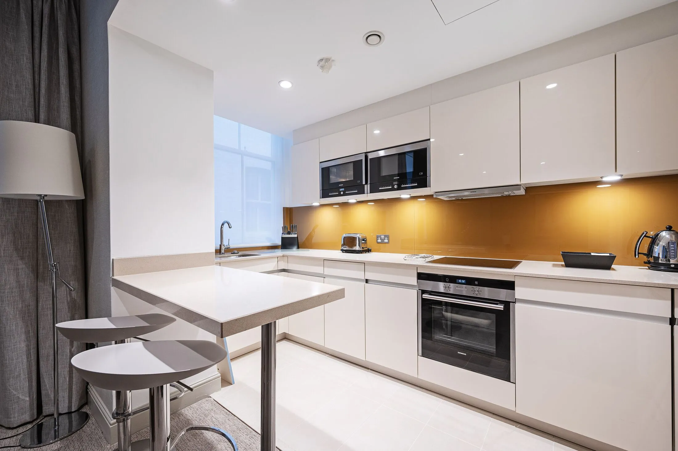 Flat Watling Street in City of London