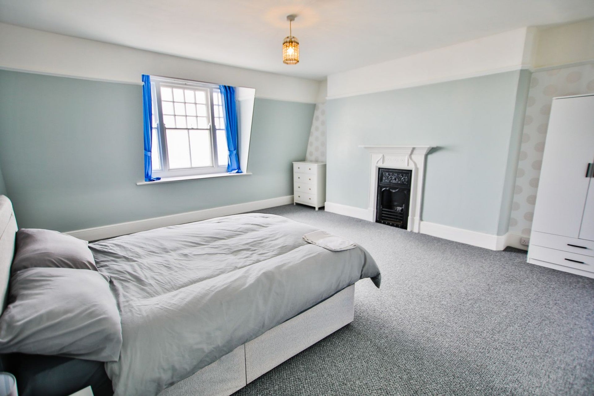 Room White Rock in St Leonards