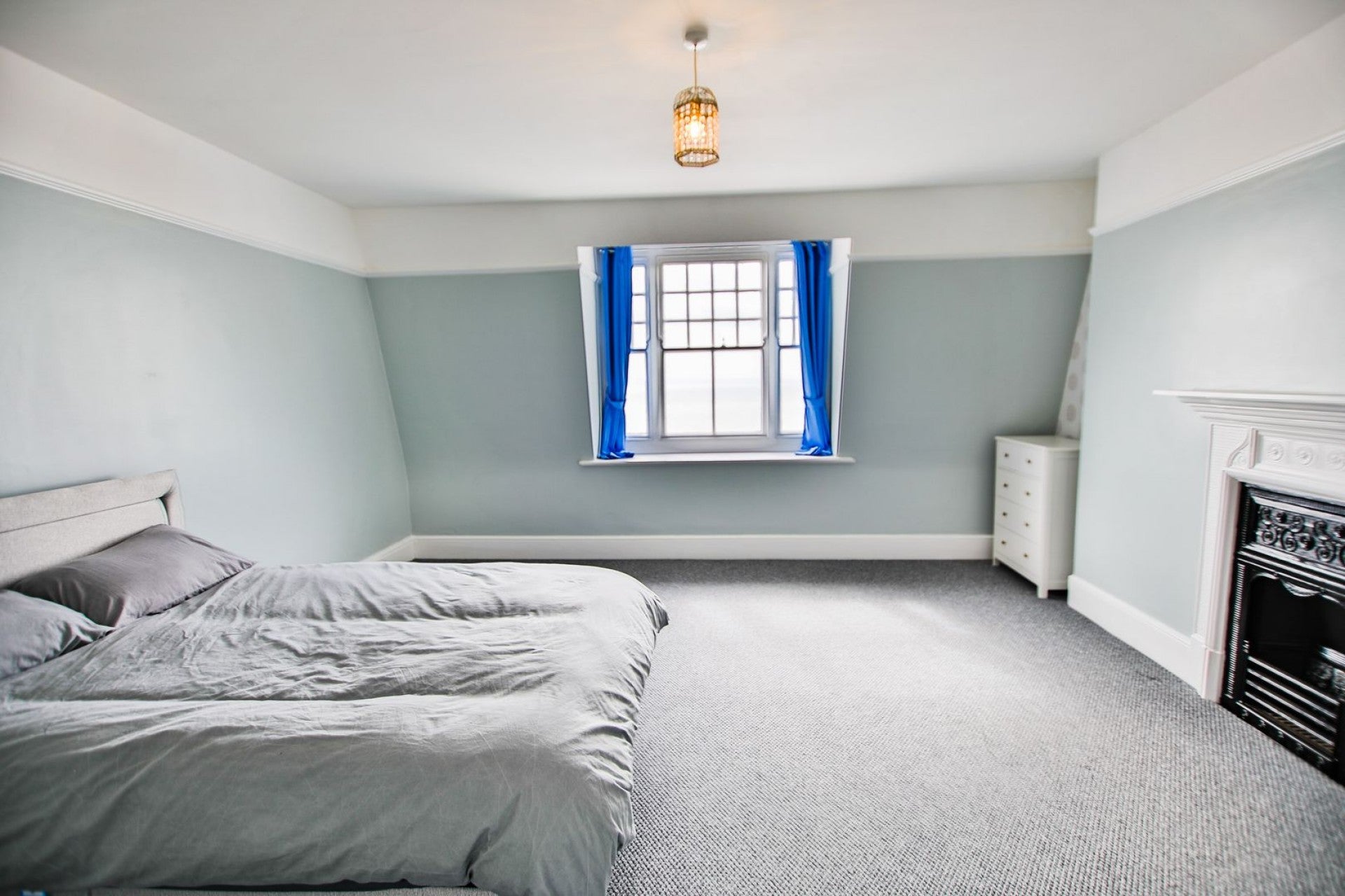 Room White Rock in St Leonards