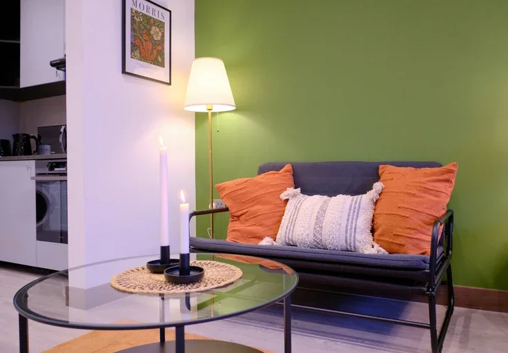 Flat Golders Green Road in Greater London