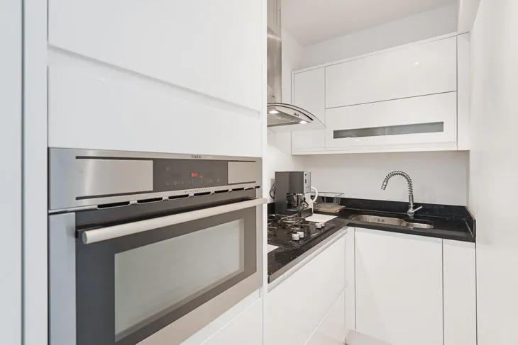 Flat Queensborough Terrace in City of Westminster