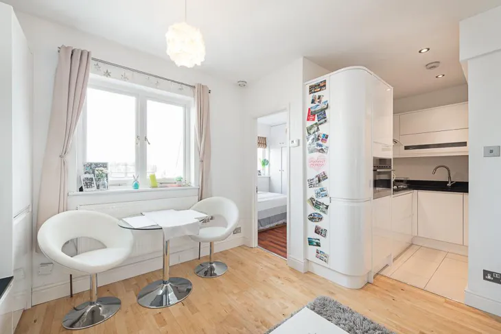 Flat Queensborough Terrace in City of Westminster