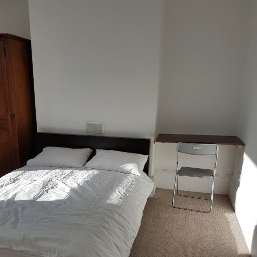 Room Back Walmersley Road East in Bury