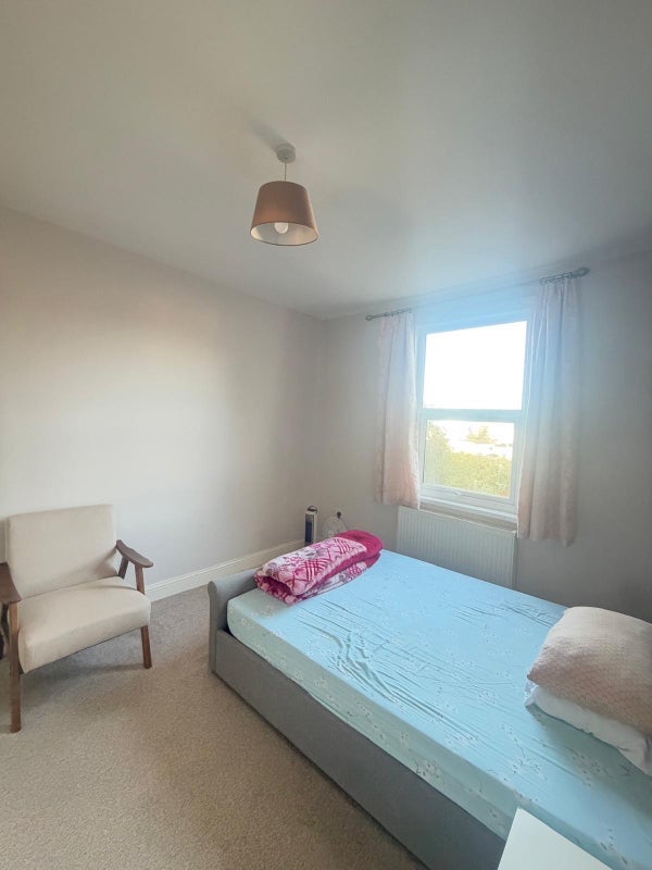 Room Strone Road in Greater London