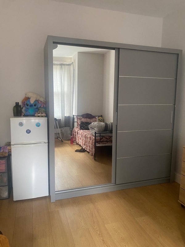 Room Strone Road in Greater London