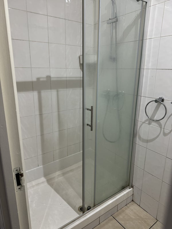 Room Strone Road in Greater London