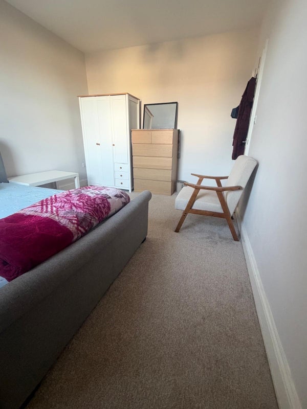 Room Strone Road in Greater London