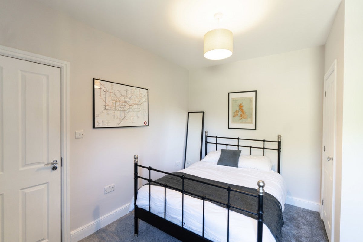 Flat Bath Road in Reading