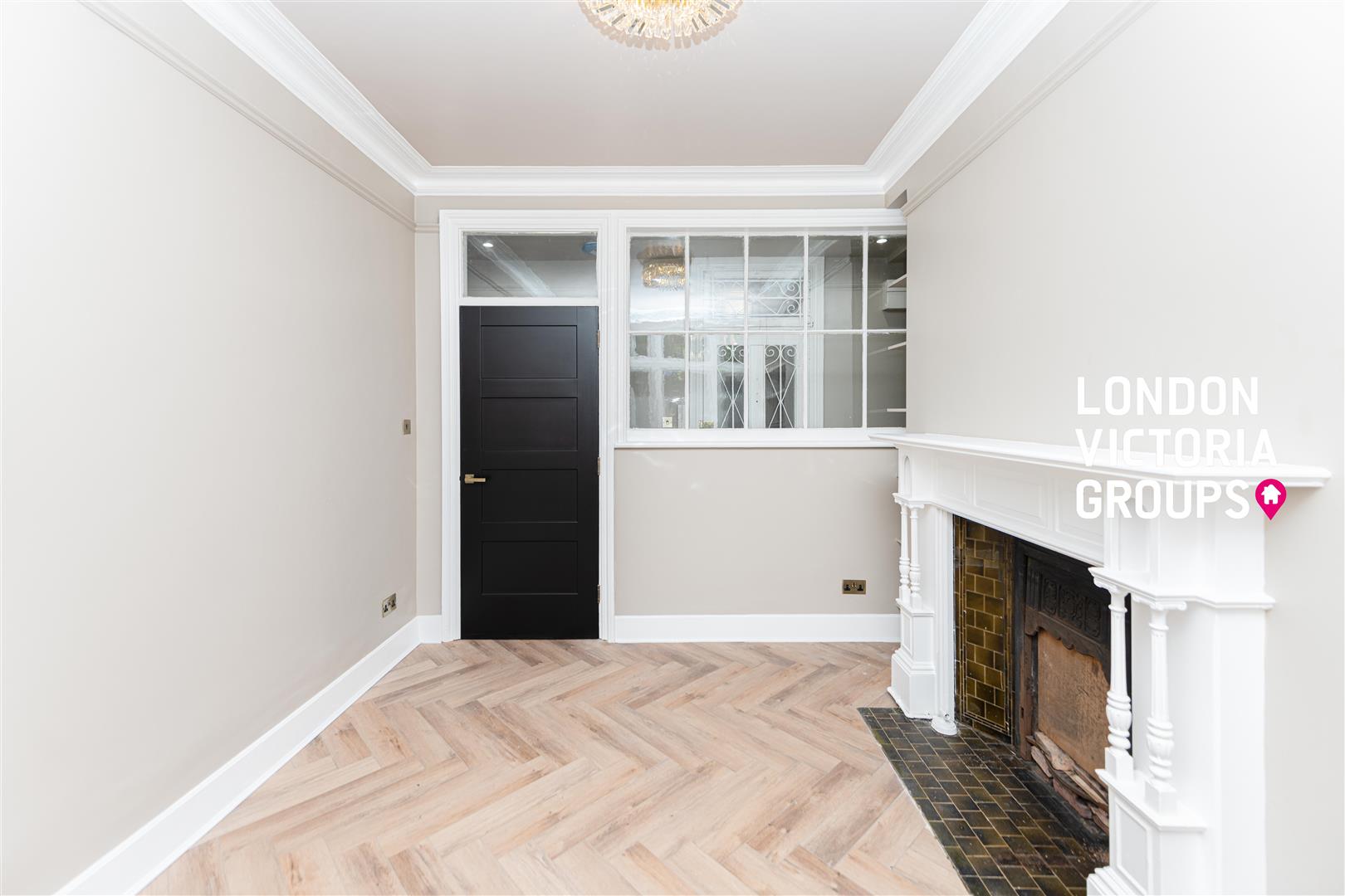 Flat Iverna Court in Greater London