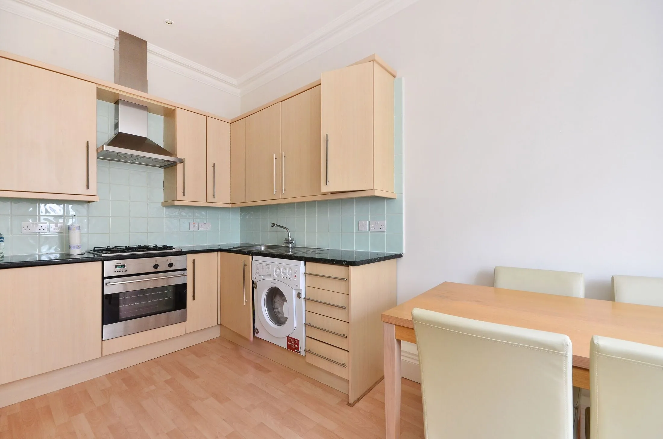 Flat Queen's Gate Terrace in Greater London