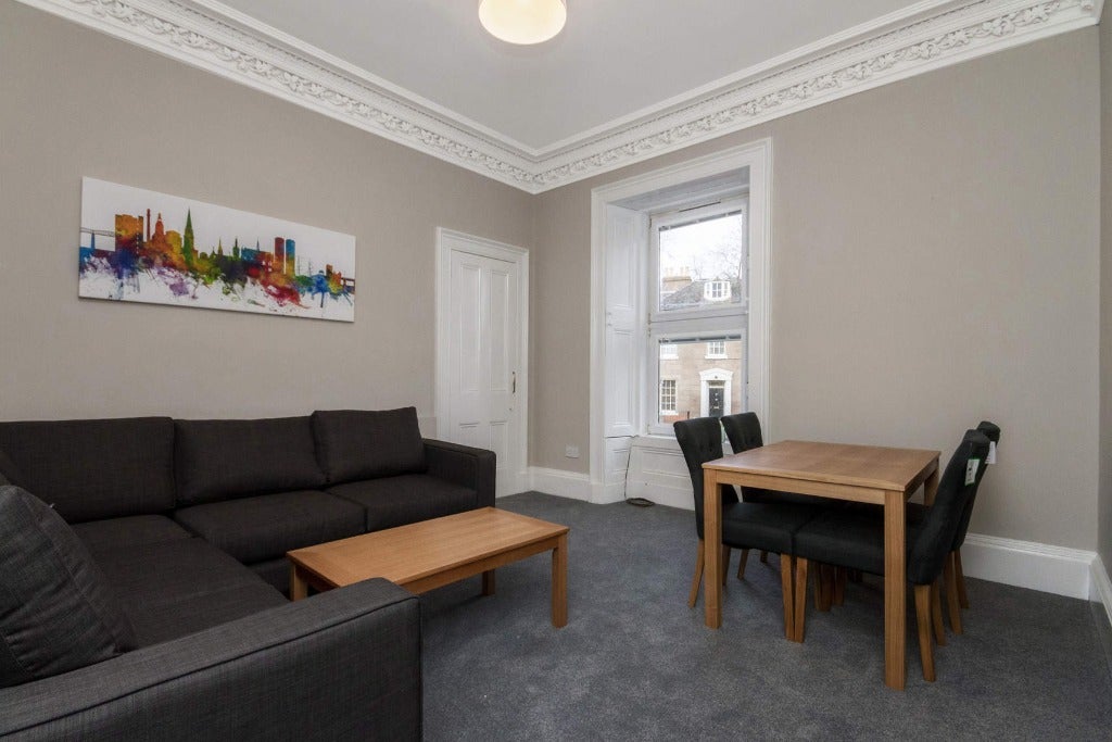Flat Dudhope Street in Dundee