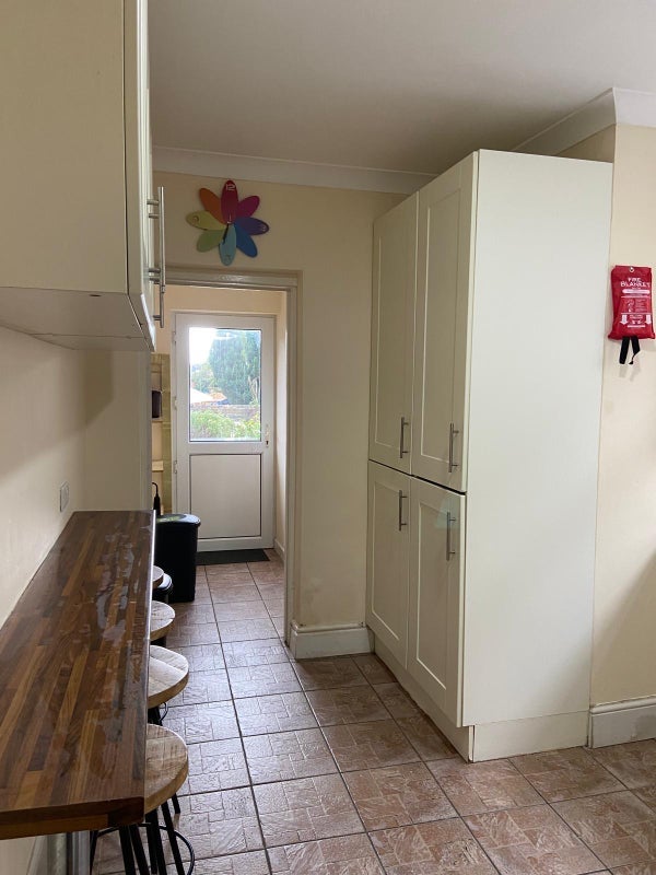 Room Monthermer Road in Cardiff