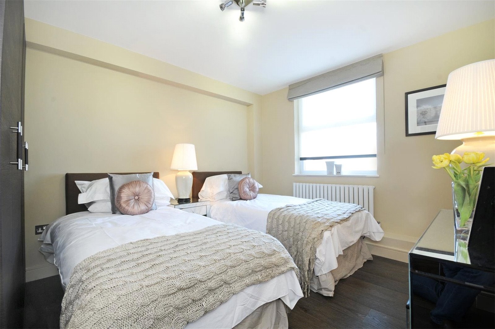 Flat Finchley Road in Greater London