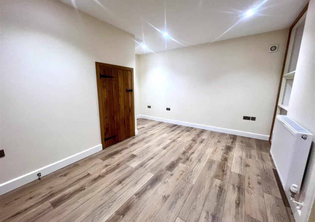 Flat Buckingham Mews in Birmingham