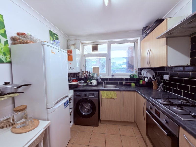 House Salmon Lane in Greater London