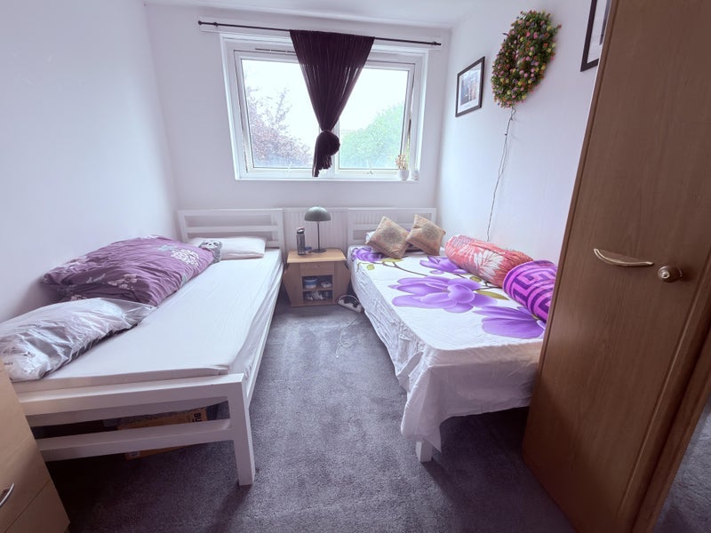 House Salmon Lane in Greater London